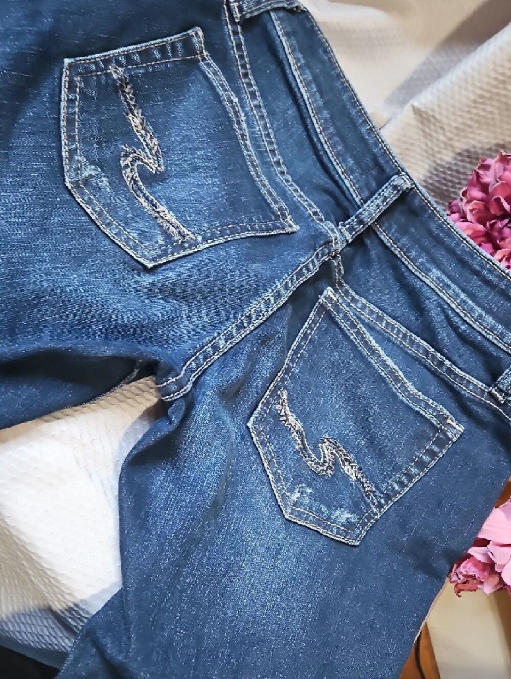 Silver Jeans Dark Blue Skinny Jeans with Distressed Pocket Boyfriend 26/29 EUC